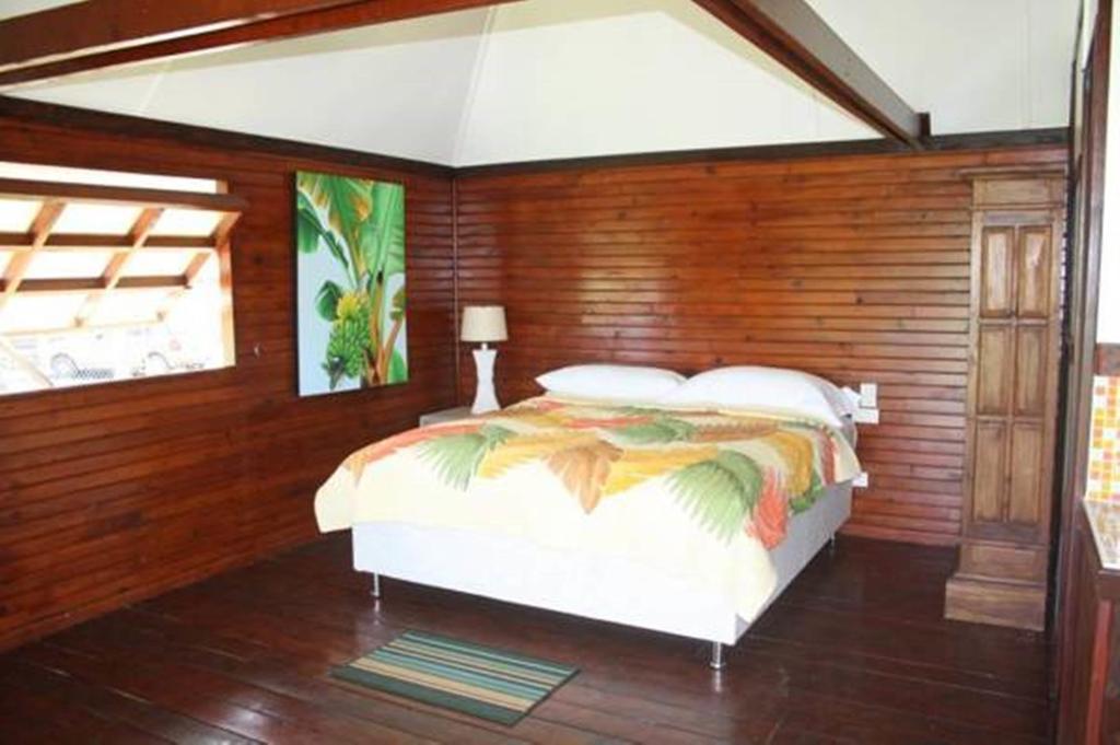 Raiatea Airport Bungalow Uturoa Room photo